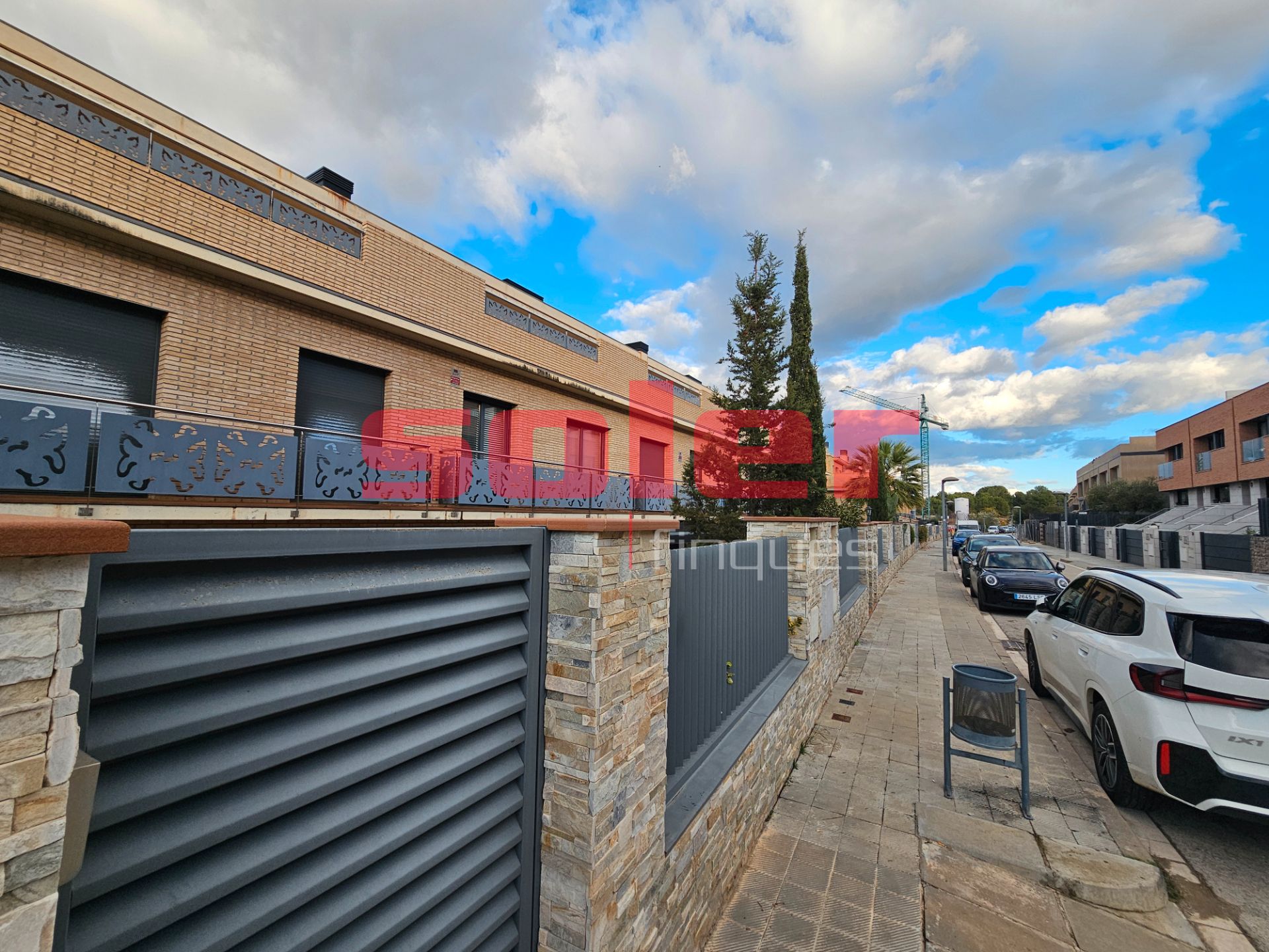 Vista exterior de Casa adosada de lloguer en Sant Quirze del Vallès amb Aire condicionat, Calefacció i Jardí privat