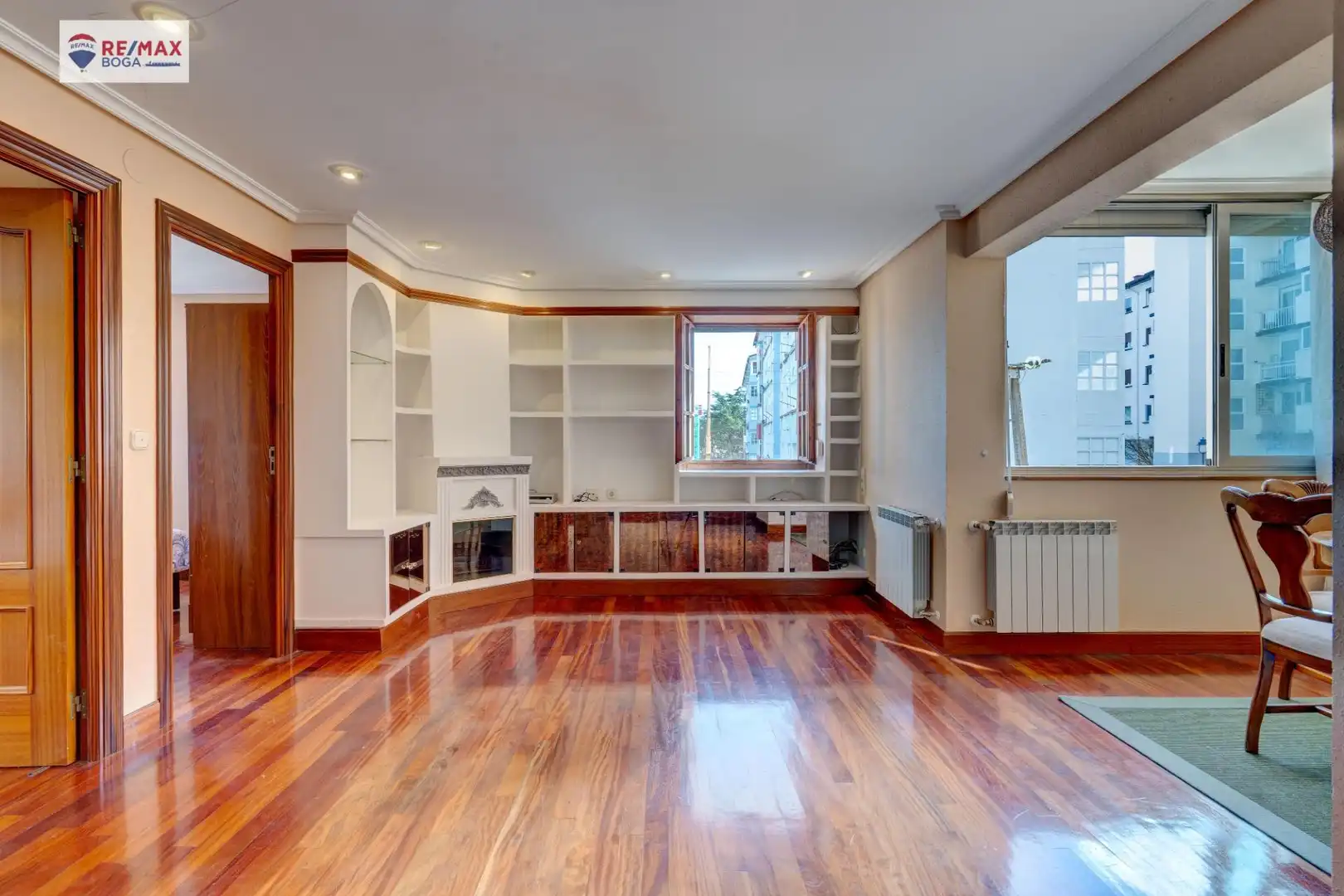 Living room of Flat for sale in Errenteria  with Parquet flooring and Furnished