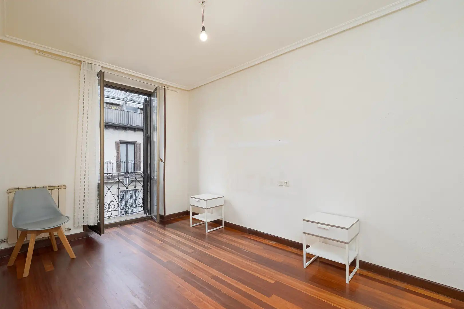 Habitación de Piso en venta en Donostia - San Sebastián  con Calefacción y Balcón