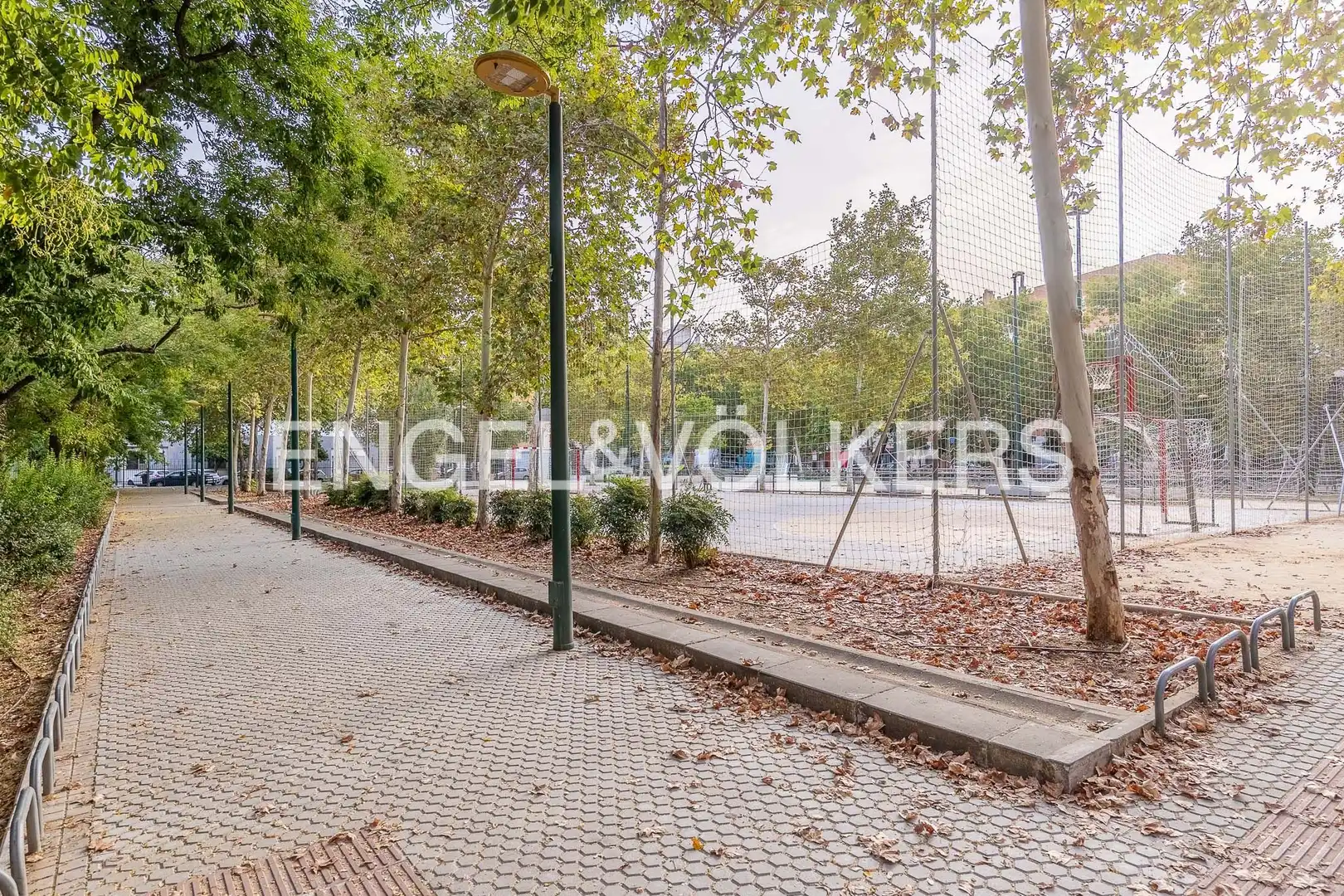 Vista exterior de Piso de alquiler en Sevilla con Aire acondicionado, Calefacción y Piscina