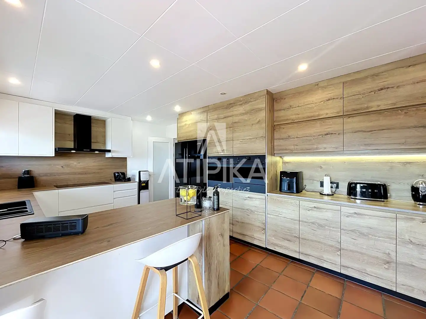 Cocina de Casa o chalet en venta en Sant Andreu de Llavaneres con Terraza, Piscina y Horno