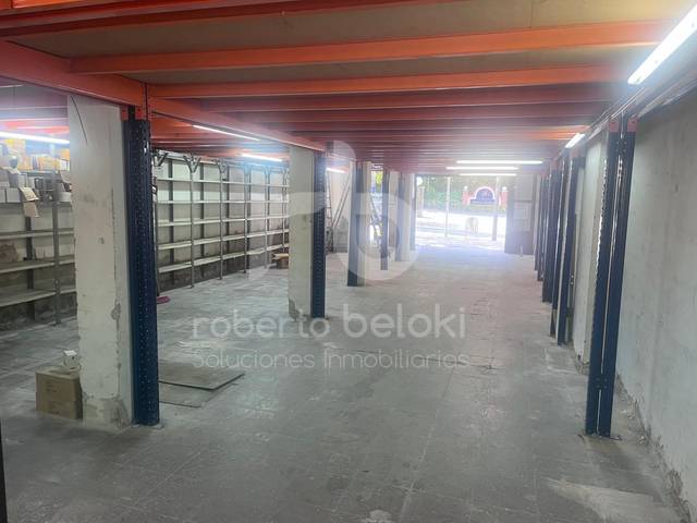 Local comercial en Alquiler en Avenida Iparralde en Centro - Mendibil - Santiago
