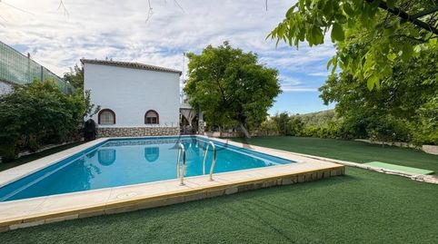 Chalet con piscina y parcela de 780 m2 en zona los Poleares, Lucena