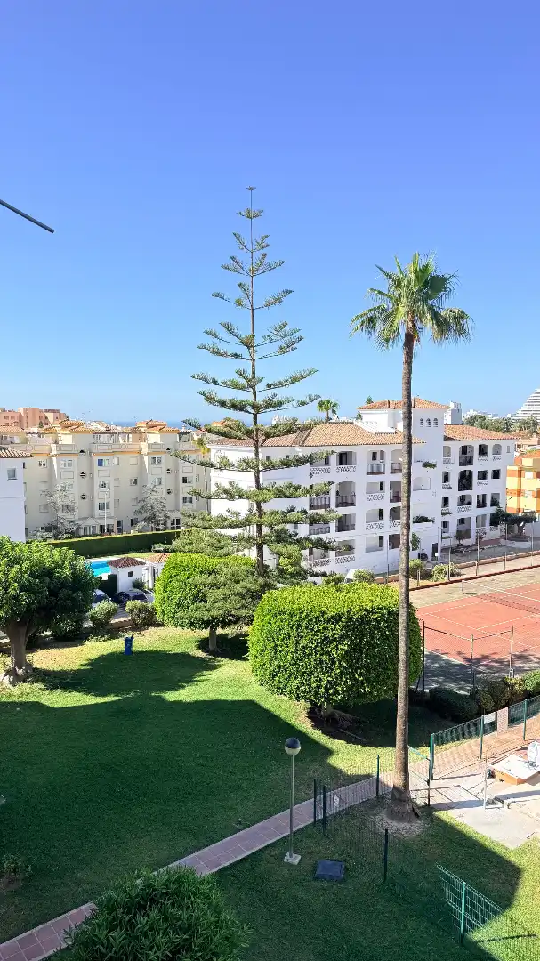 Vista exterior de Piso en venta en Torremolinos con Aire acondicionado, Terraza y Trastero