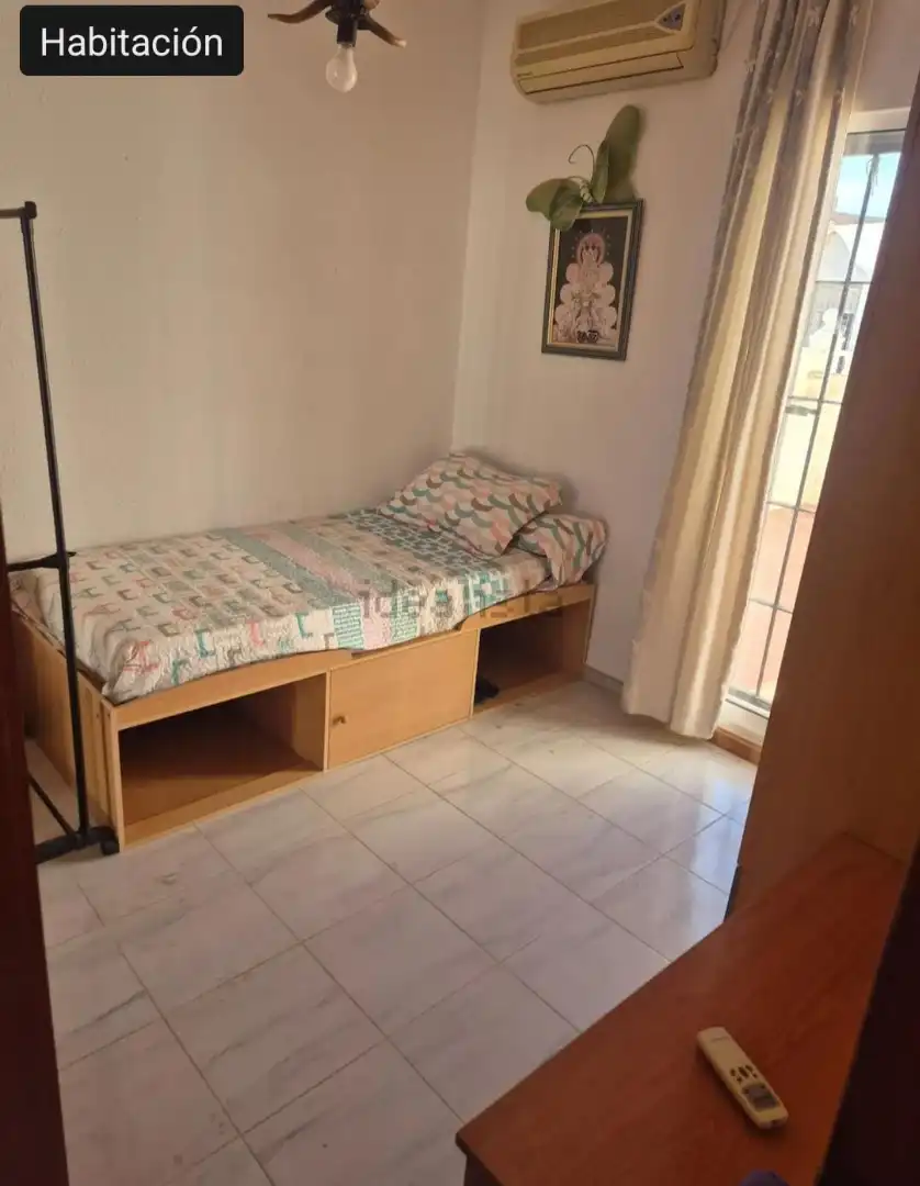Dormitori de Casa o xalet en venda en Costacabana - Loma Cabrera