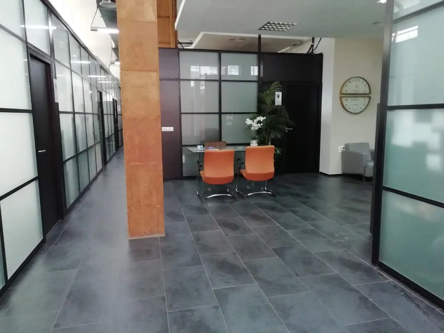 Oficina de alquiler en Sur