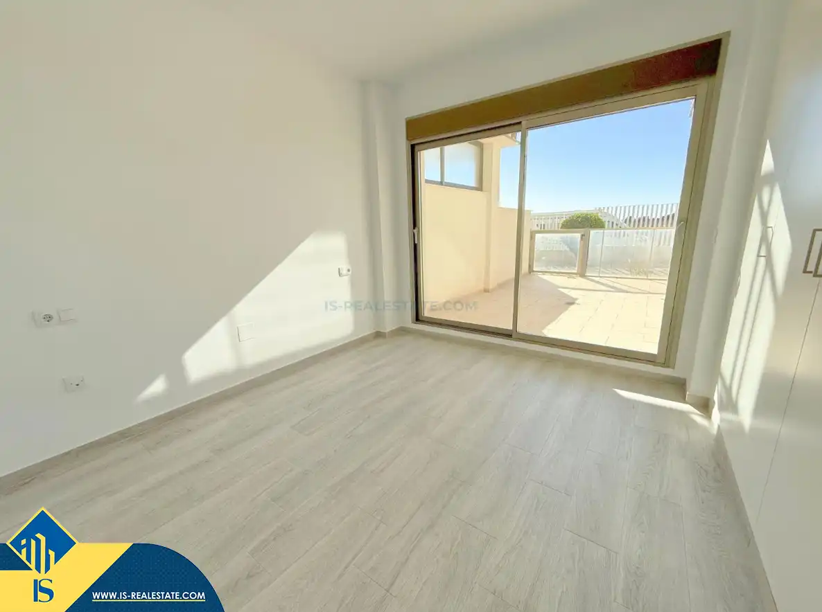 Habitación de Apartamento en venta en Orihuela con Aire acondicionado, Calefacción y Terraza
