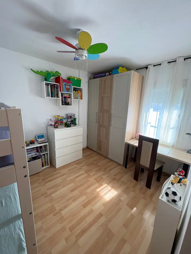 Habitación de Piso en venta en Mairena del Aljarafe con Calefacción, Parquet y Balcón