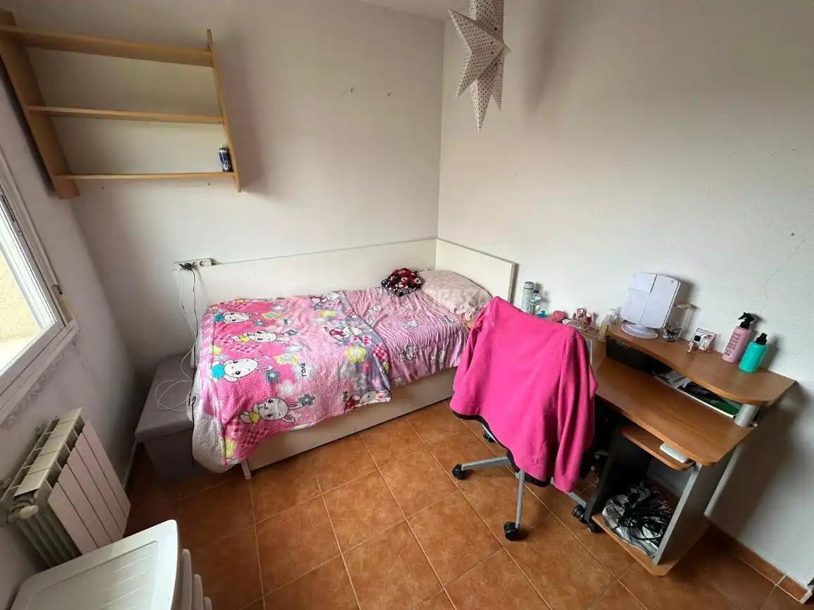 Schlafzimmer von Wohnung zum Verkauf in Meco mit Heizung