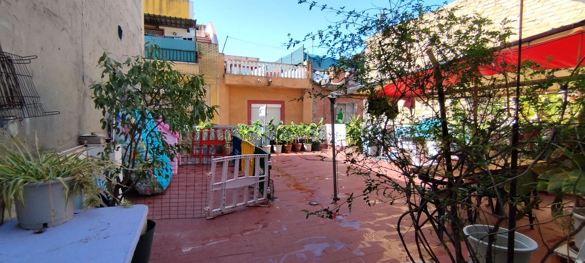 Vista exterior de Casa o xalet en venda en  Sevilla Capital amb Aire condicionat, Terrassa i Traster