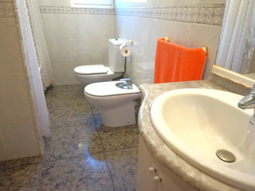 Bathroom of Houses for sale in Pineda de Mar