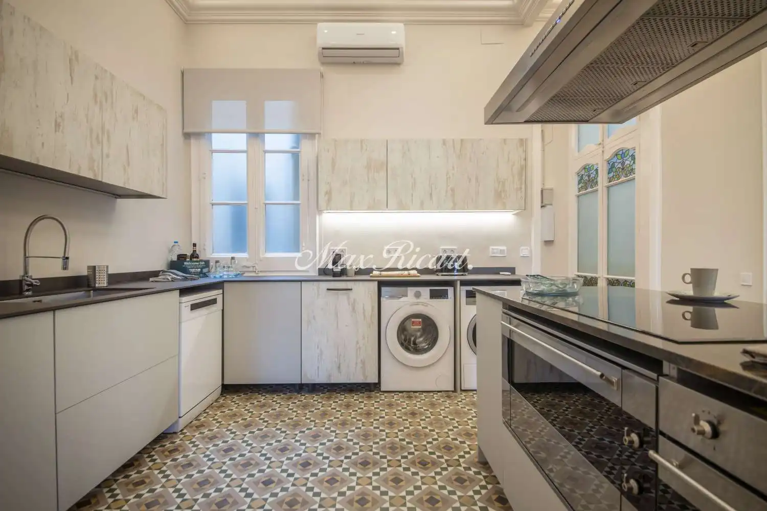 Küche von Wohnung zur Miete in Barcelona mit Klimaanlage, Heizung und Abstellraum