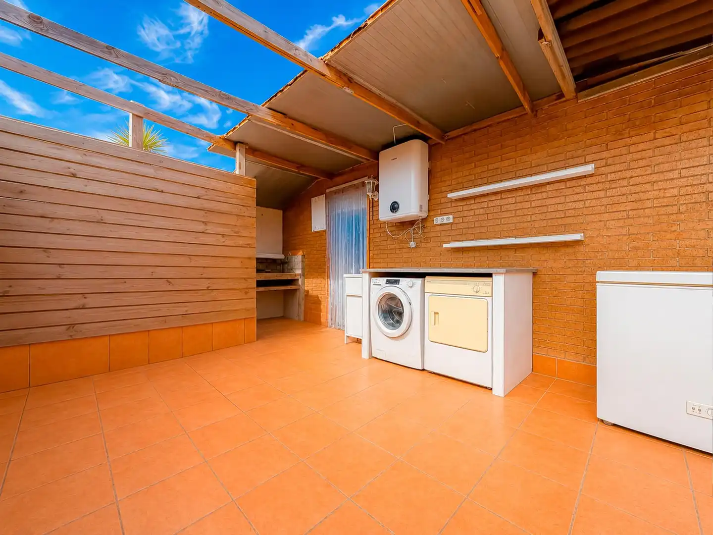 Terrasse von Dachboden zum Verkauf in Museros mit Klimaanlage, Terrasse und Abstellraum