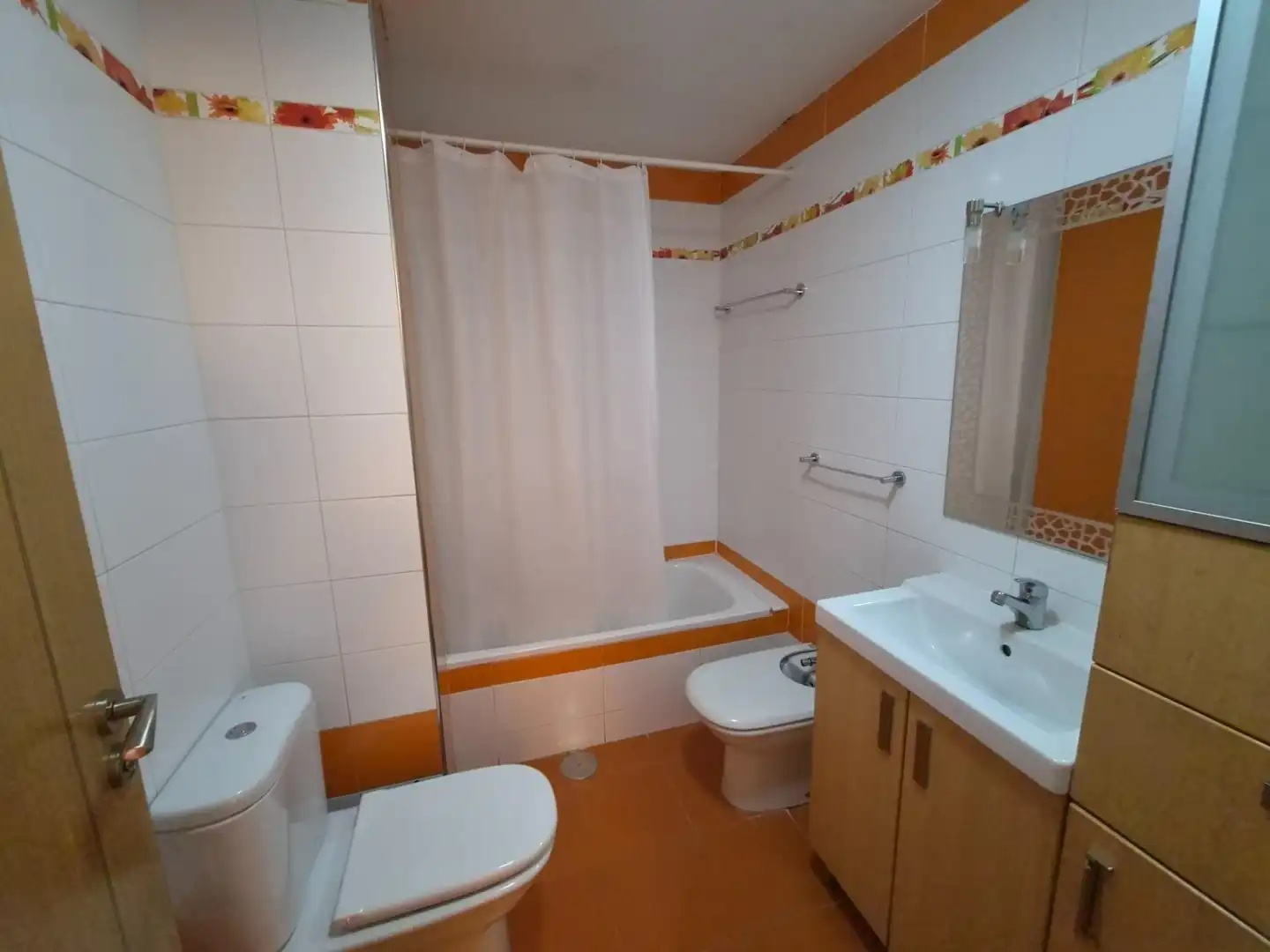 Bany de Apartament en venda en Ponferrada amb Calefacció, Traster i Moblat