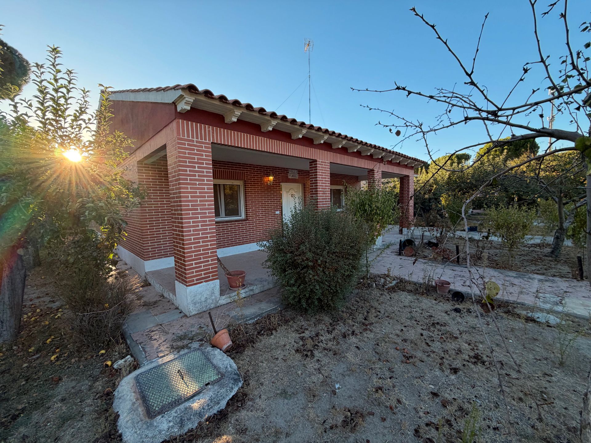 Vista exterior de Casa o xalet en venda en Traspinedo amb Calefacció, Jardí privat i Terrassa