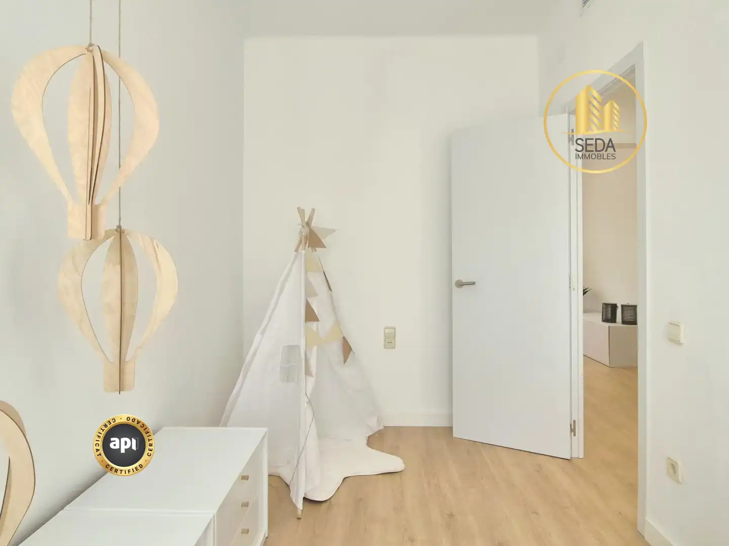 Carrer de Prat de la Riba, Vallparadu00EDs - Antic Poble de Sant Pere