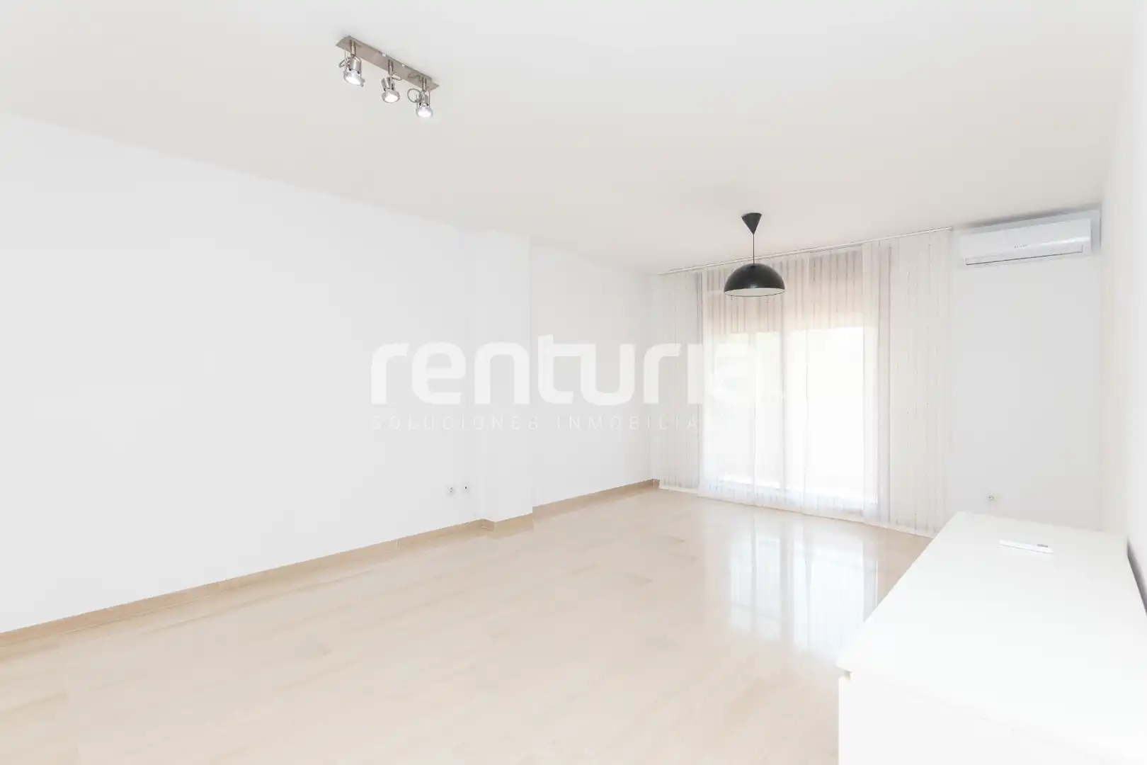 Pis de lloguer a Carrer de Vinaròs, Sant Llorenç - Zona Alfahuir