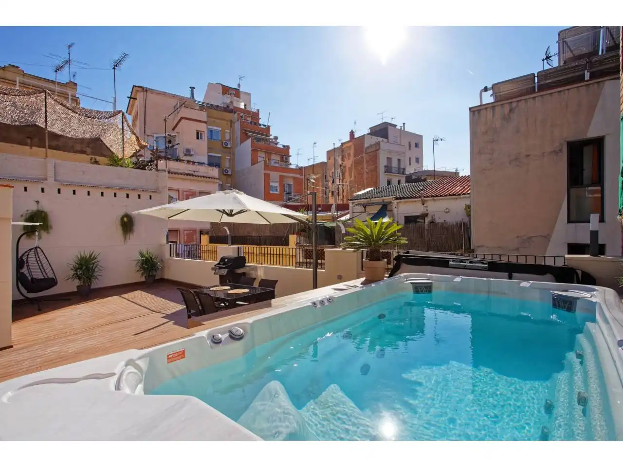 Piscina de Apartament en venda en Barcelona amb Aire condicionat, Calefacció i Parquet