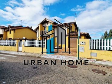 Detached house with garden for sale in Calle Paradinas