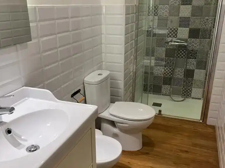 Bany de Pis de lloguer en Motril amb Aire condicionat i Balcó