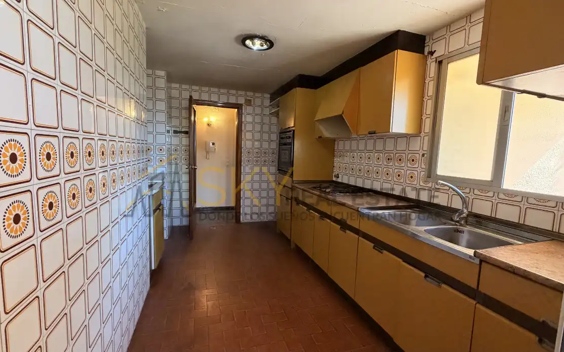 Kitchen of Flat for sale in Valencia  with Air Conditioner, Heating and Terrace