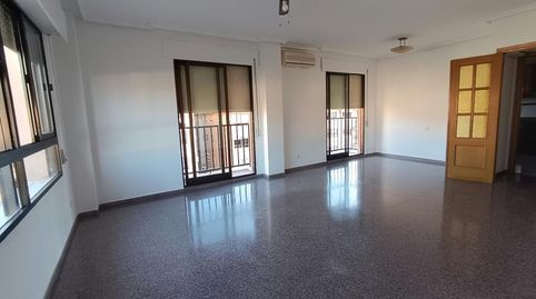 Foto 2 de Piso en venta en Petrer, Alicante