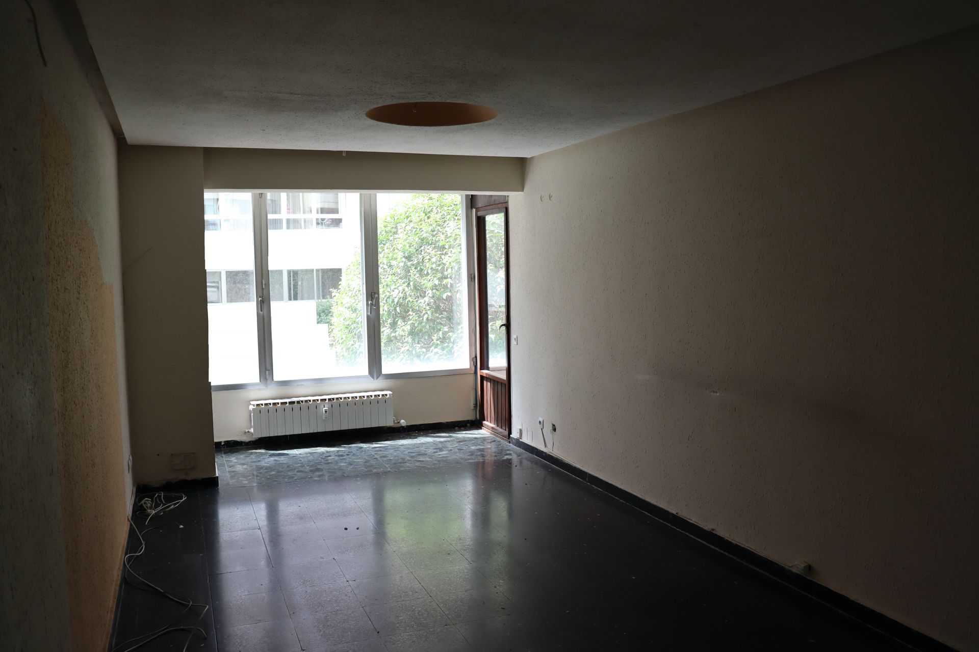 Sala d'estar de Pis en venda en León Capital  amb Calefacció, Parquet i Traster