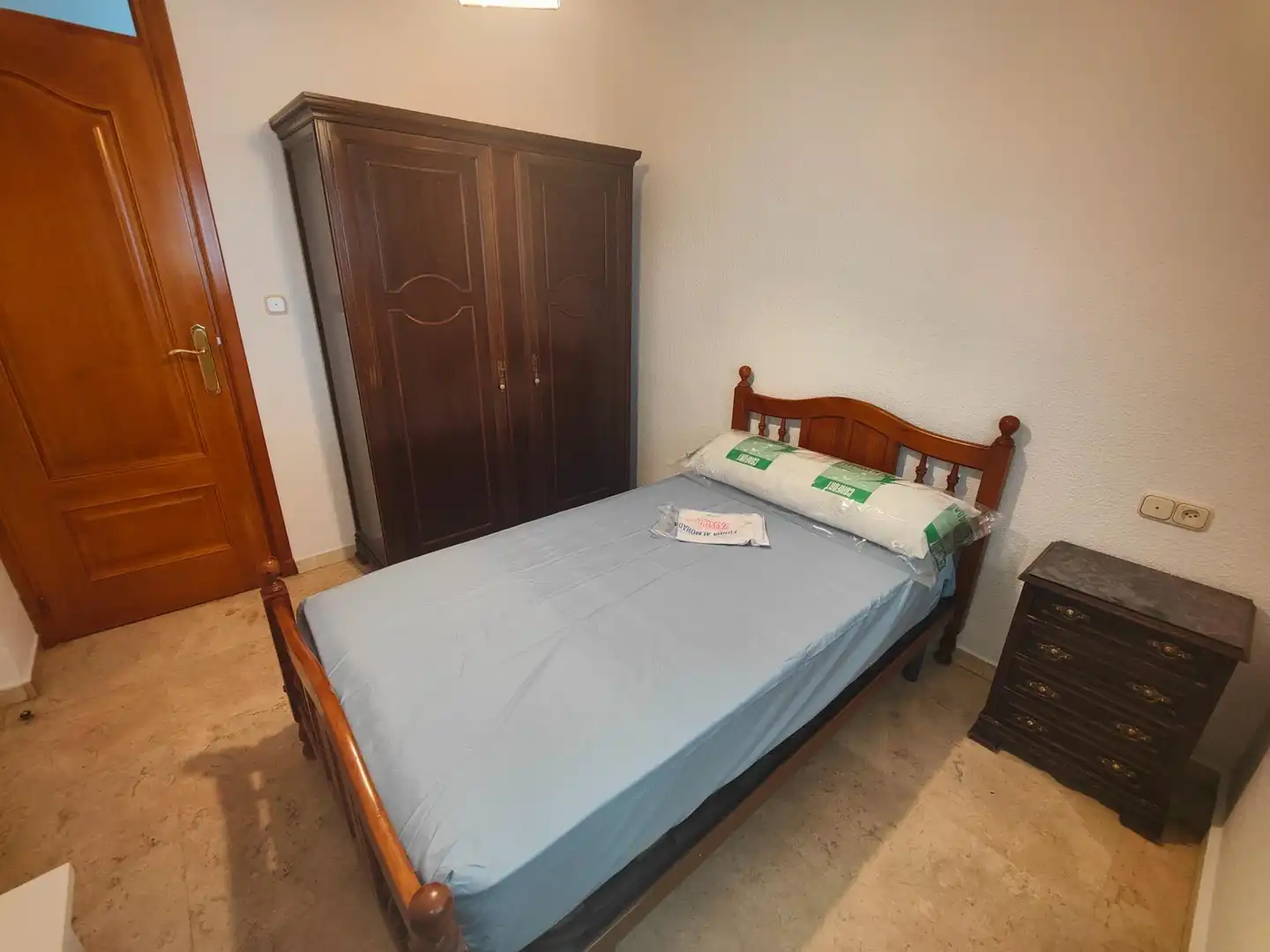 Habitación de Casa o chalet de alquiler en Granada con Calefacción, Jardín privado y Terraza