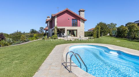 Magnífico chalet con  piscina y vistas