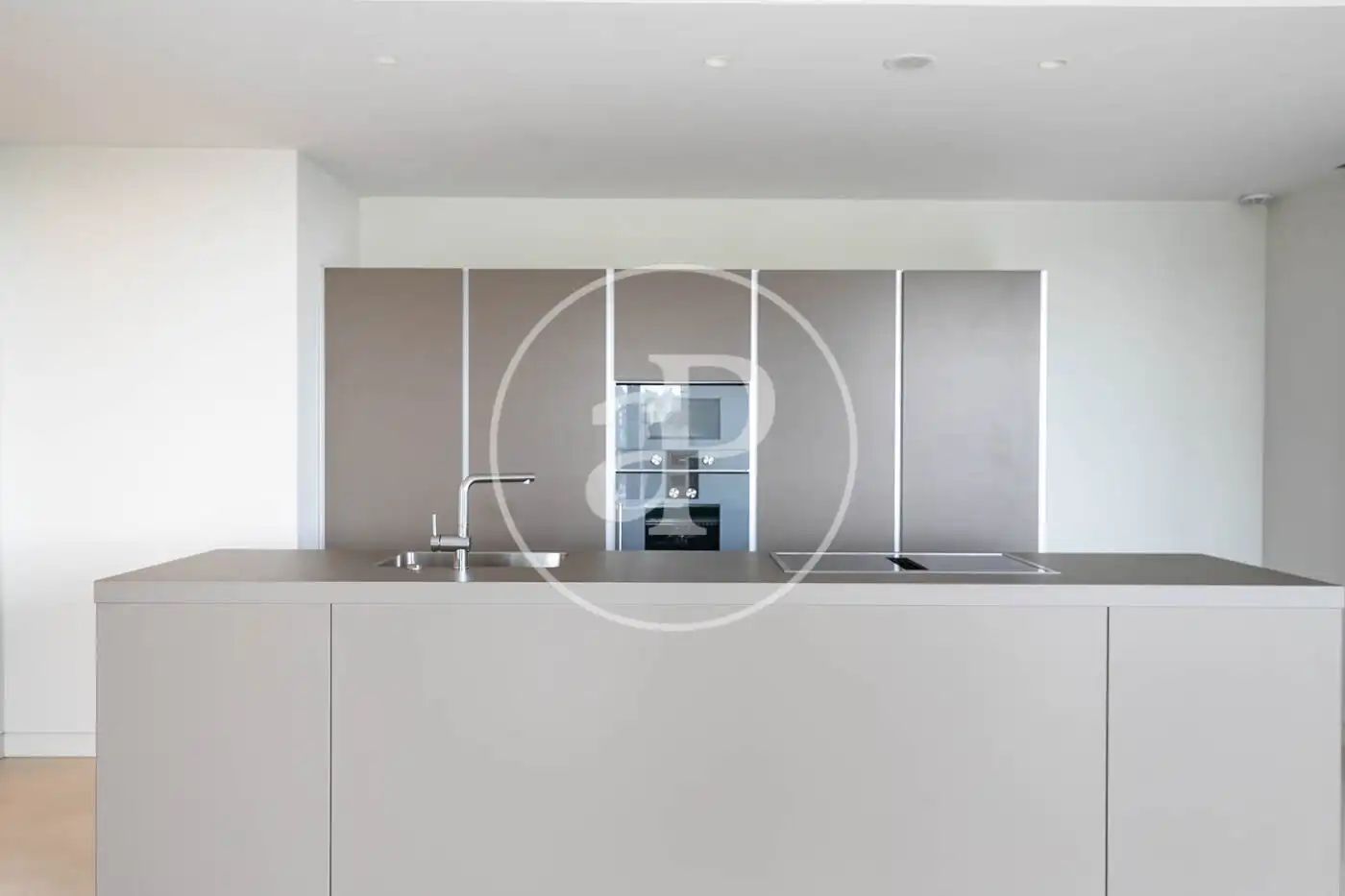 Cocina de Piso de alquiler en Barcelona con Aire acondicionado, Calefacción y Jardín privado