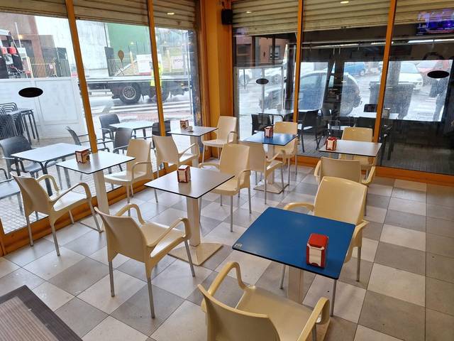 Local comercial en Alquiler en Salgueira - O Castaño