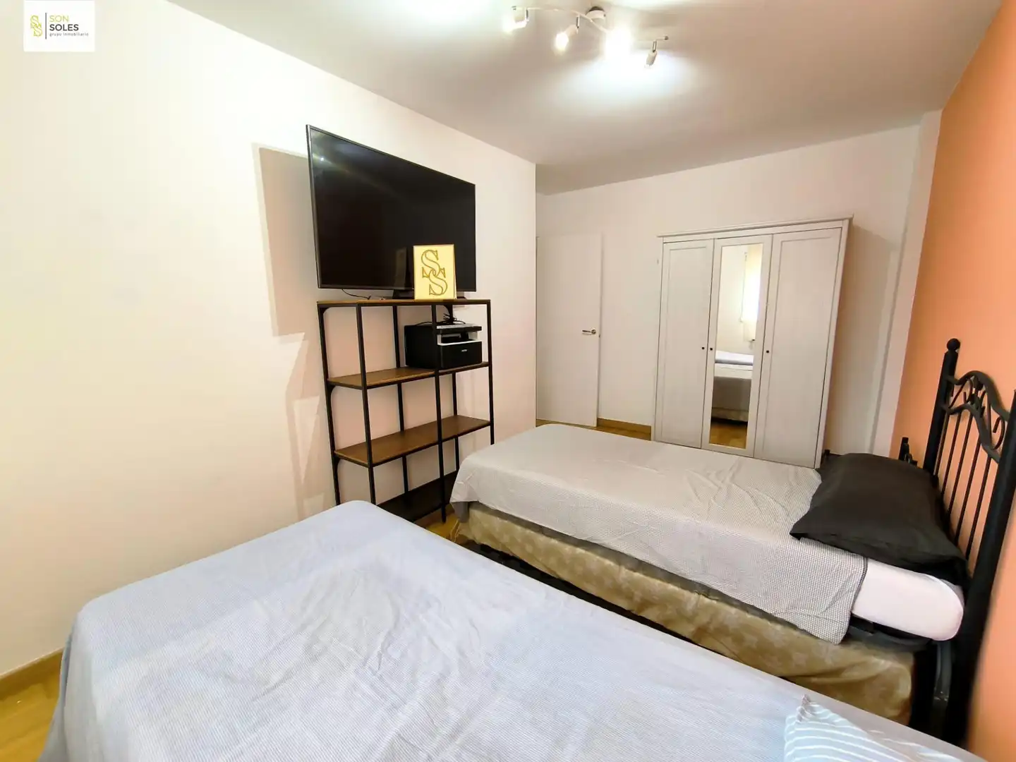 Bedroom of Detached homes for sale in Santiurde de Toranzo  with Heating, Private garden and Parquet flooring