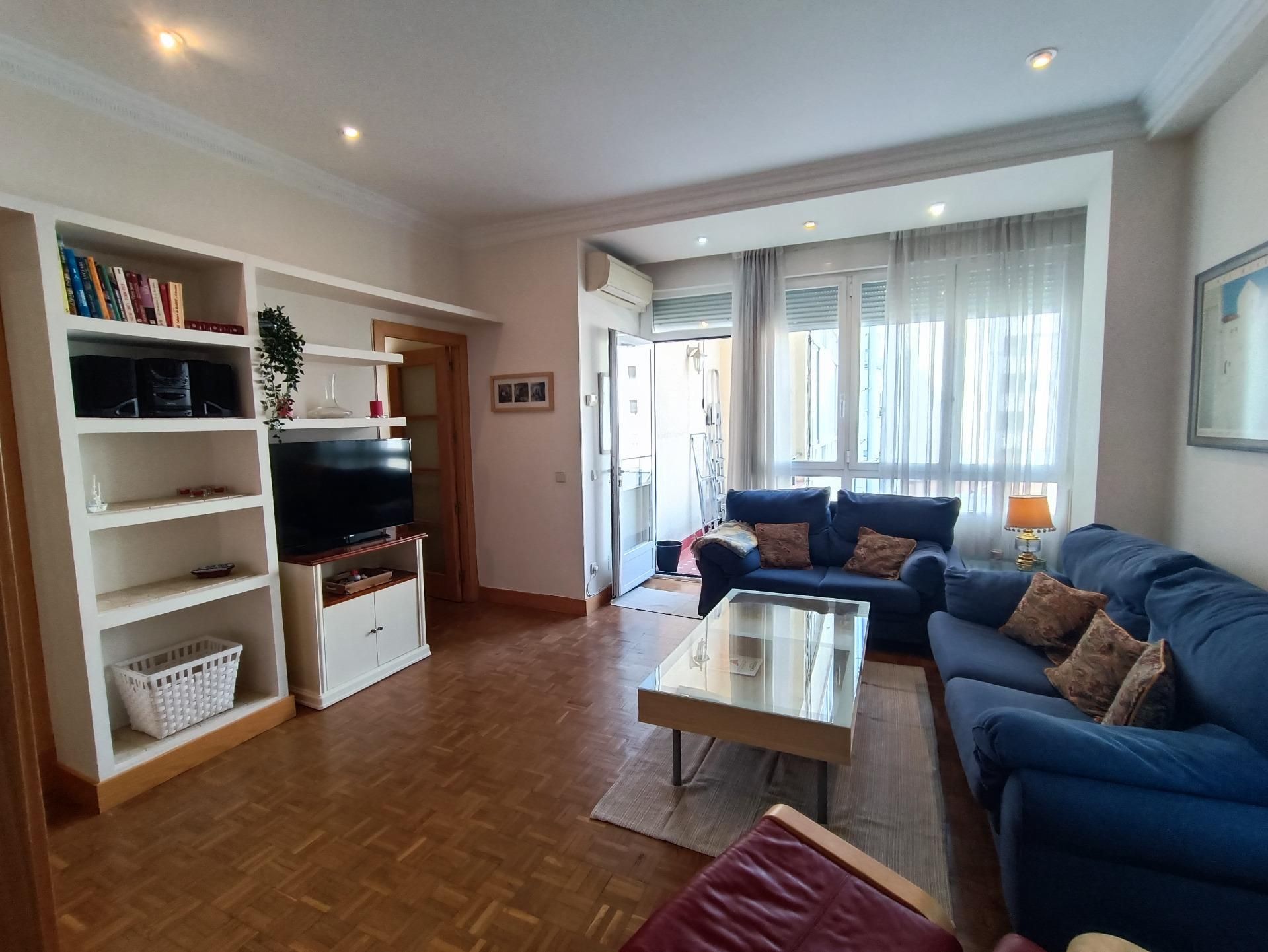 Living room of Flat to rent in  Madrid Capital  with Air Conditioner, Heating and Terrace