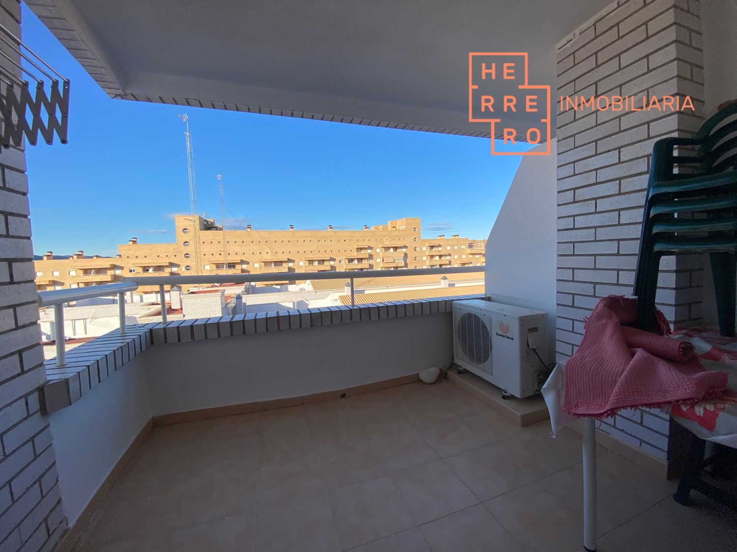 Vista exterior de Apartament de lloguer en Oropesa del Mar / Orpesa amb Terrassa i Piscina comunitària
