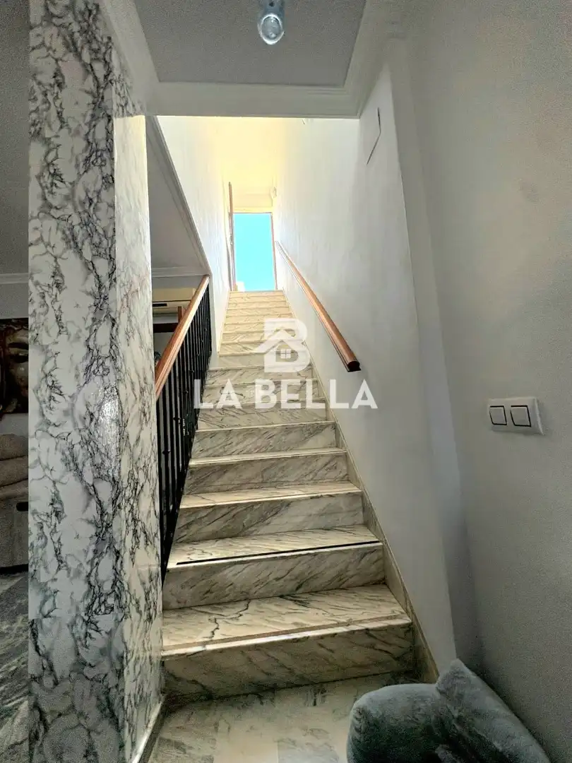 Houses for sale in Sevilla  with Air Conditioner and Furnished