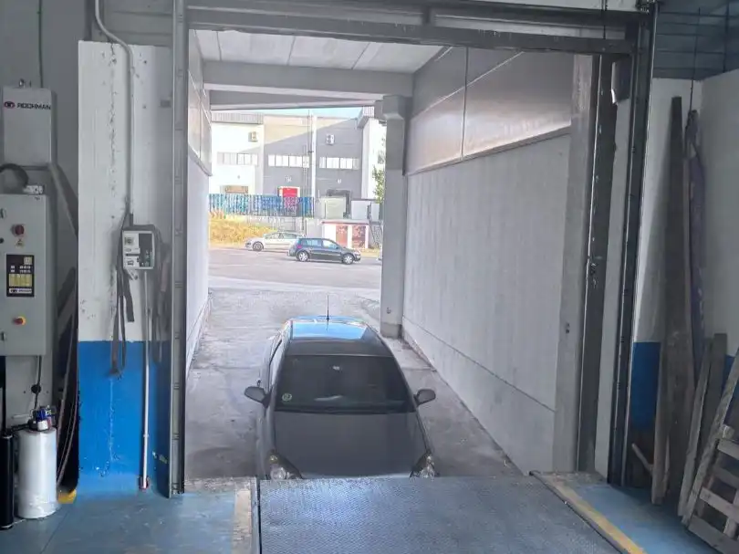 Parking of Office for sale in Alovera  with Air Conditioner, Heating and Internet