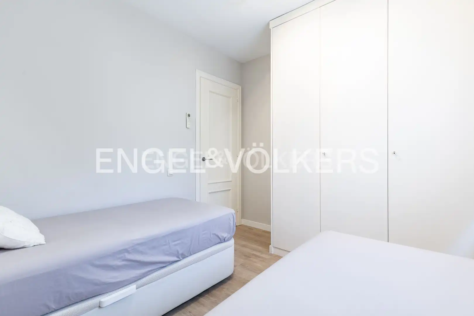 Habitación de Casa o chalet en venta en El Masnou con Aire acondicionado, Calefacción y Jardín privado