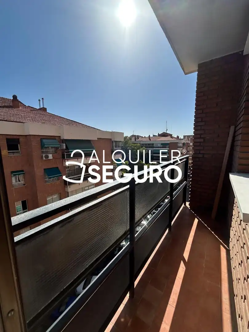 Exterior view of Flat for rent in Alcalá de Henares  with Heating and Terrace