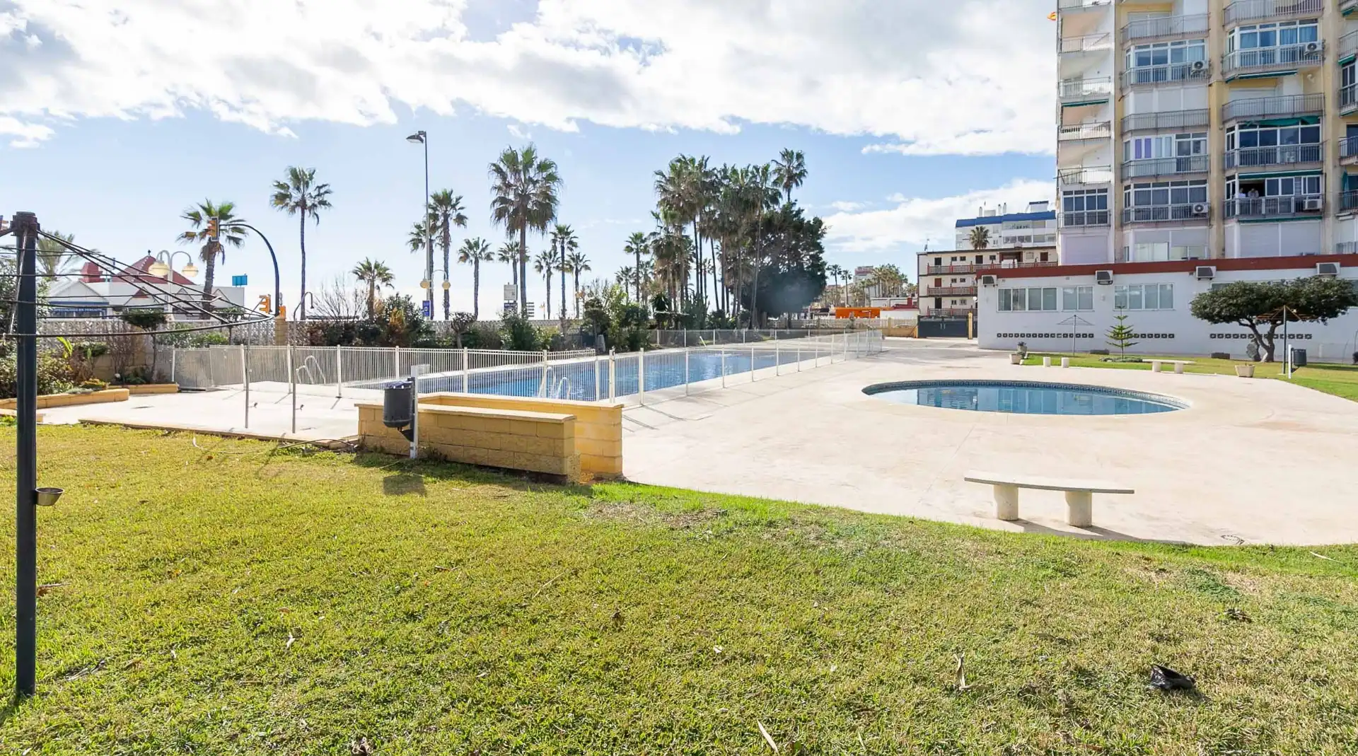 Piscina de Estudi en venda en Benalmádena amb Aire condicionat, Terrassa i Moblat