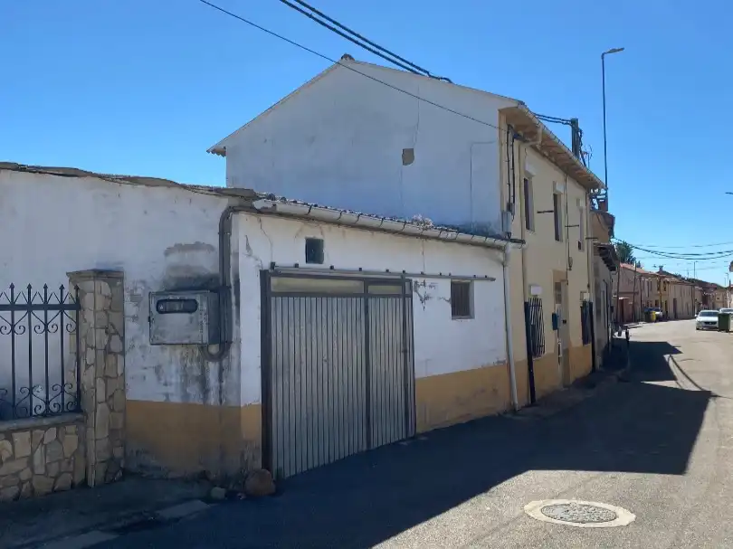 Vista exterior de Casa o chalet en venta en Llamas de la Ribera