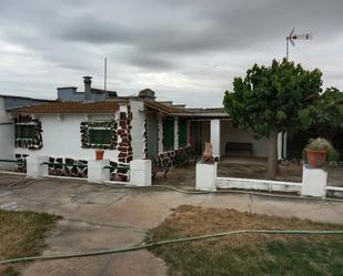 Exterior view of House or chalet for sale in Fuentes de Ebro  with Heating, Private garden and Terrace