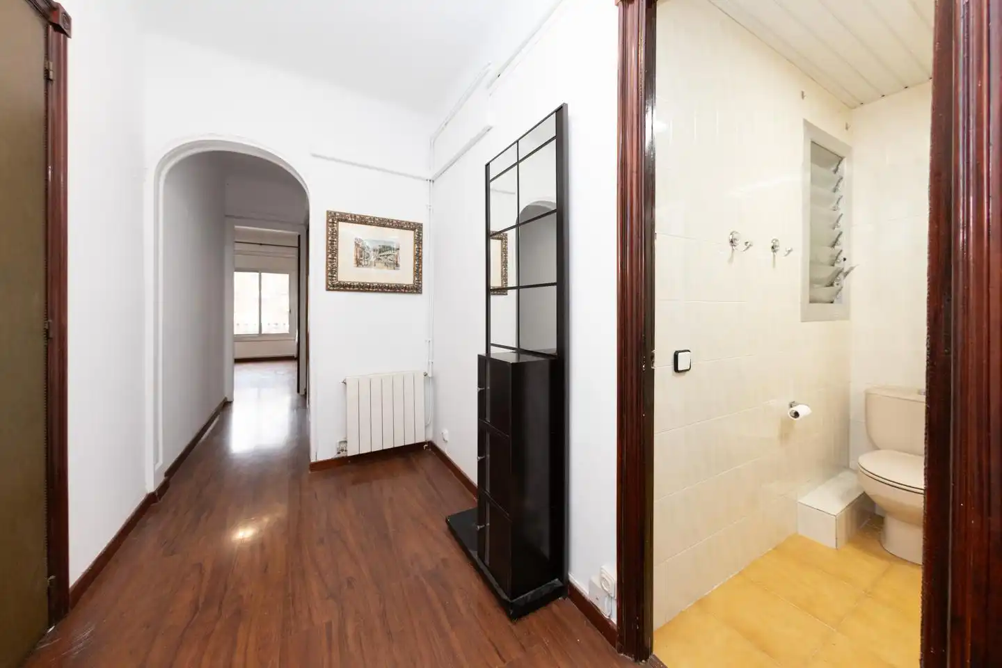 Flat for sale in Barcelona  with Air Conditioner and Furnished