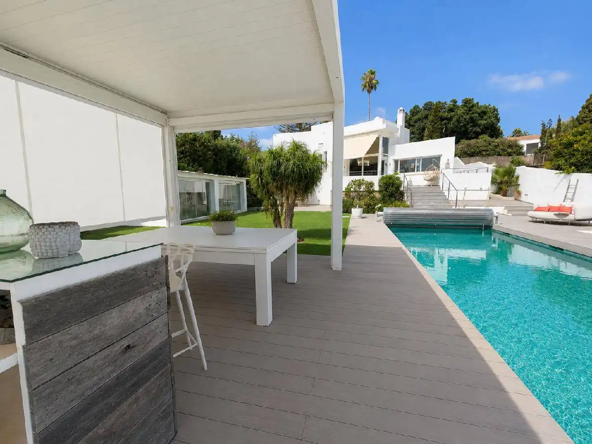 Chalet con piscina en venta en San Pedro de Alcántara, imagen 4