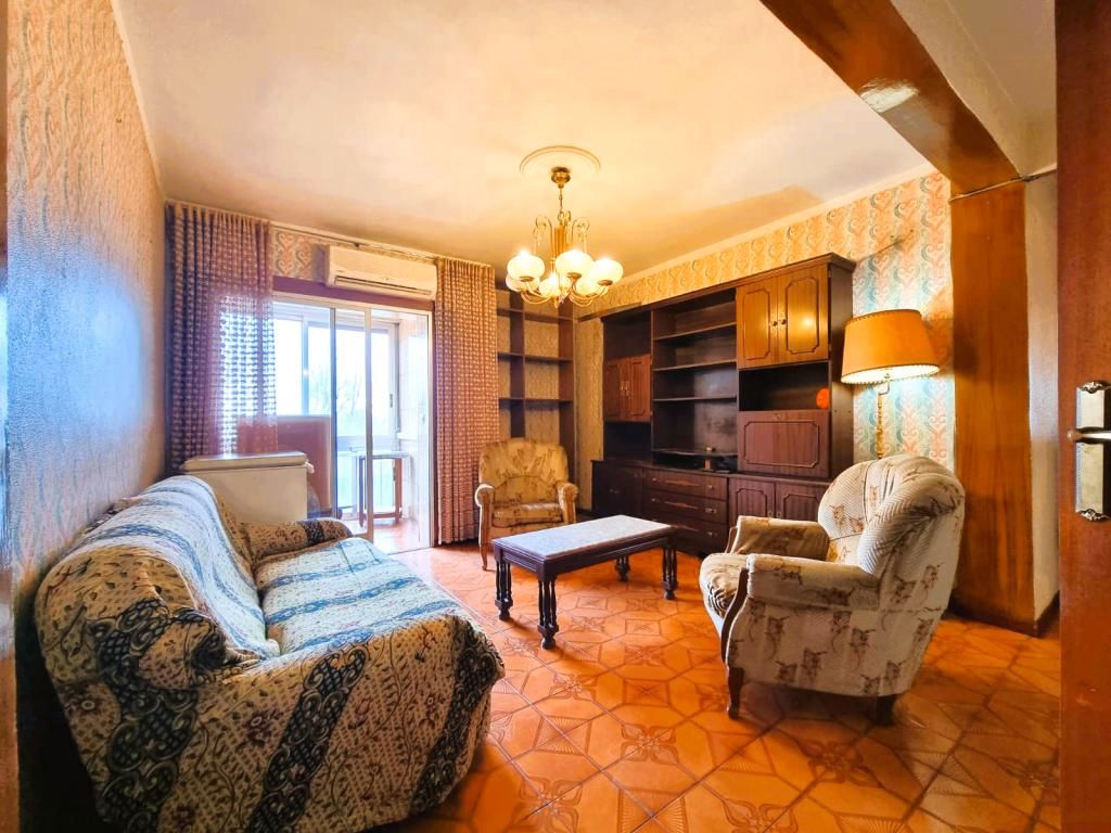 Sala de estar de Piso en venta en  Madrid Capital con Aire acondicionado, Trastero y Amueblado