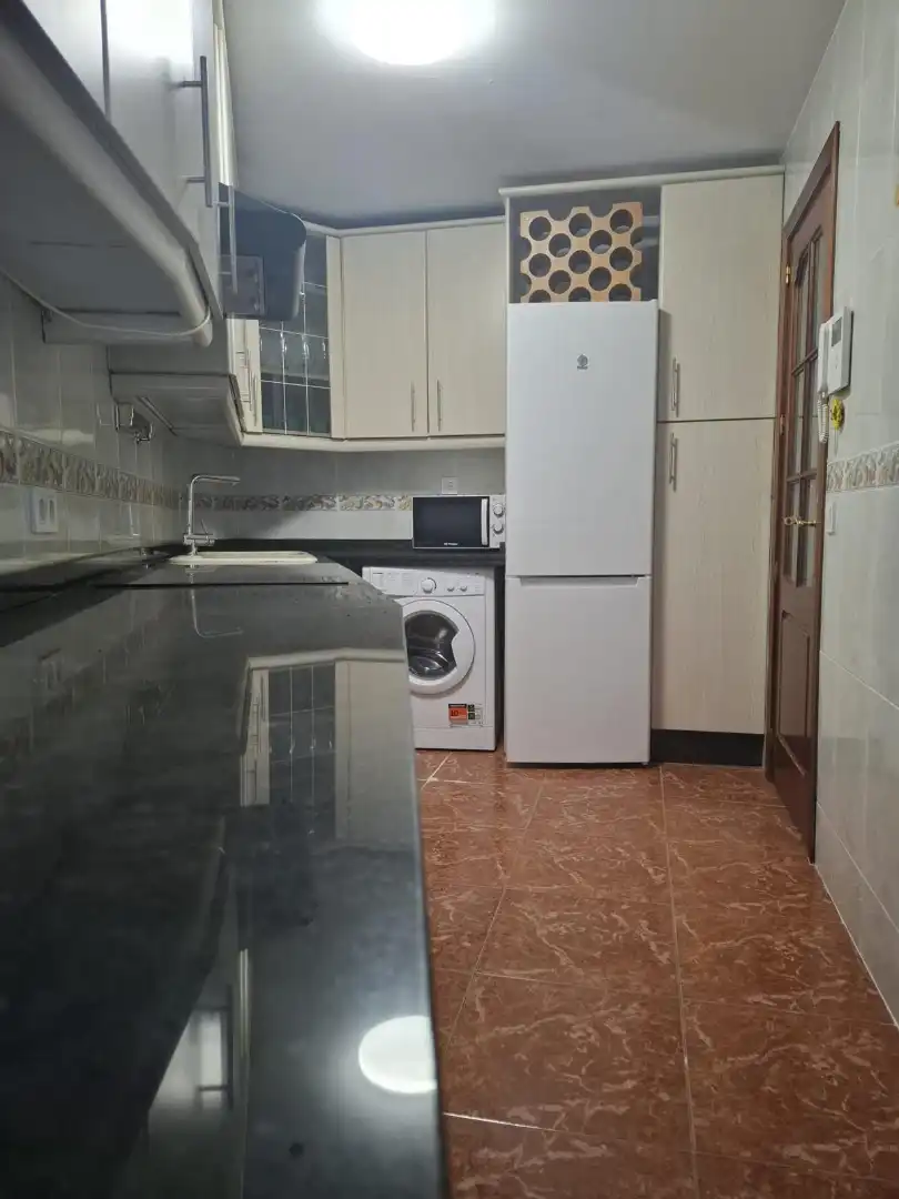 Kitchen of Flat for share in Córdoba  with Air Conditioner, Heating and Furnished