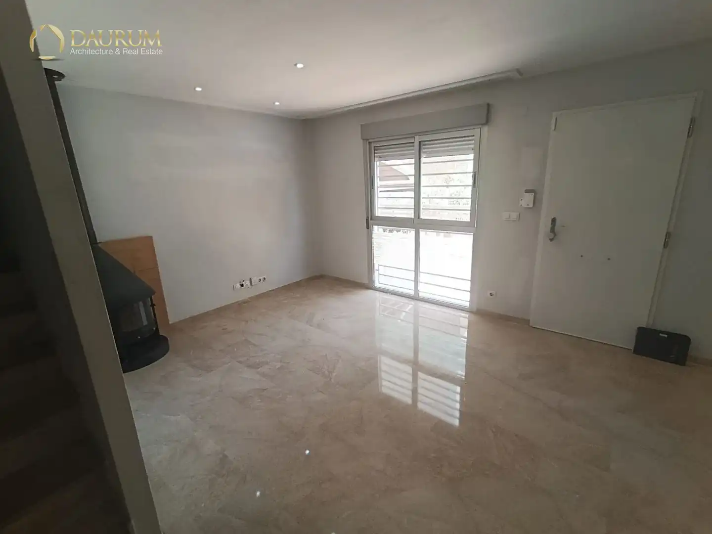 Wohnzimmer von Einfamilien-Reihenhaus zum Verkauf in Elche / Elx mit Klimaanlage, Heizung und Terrasse