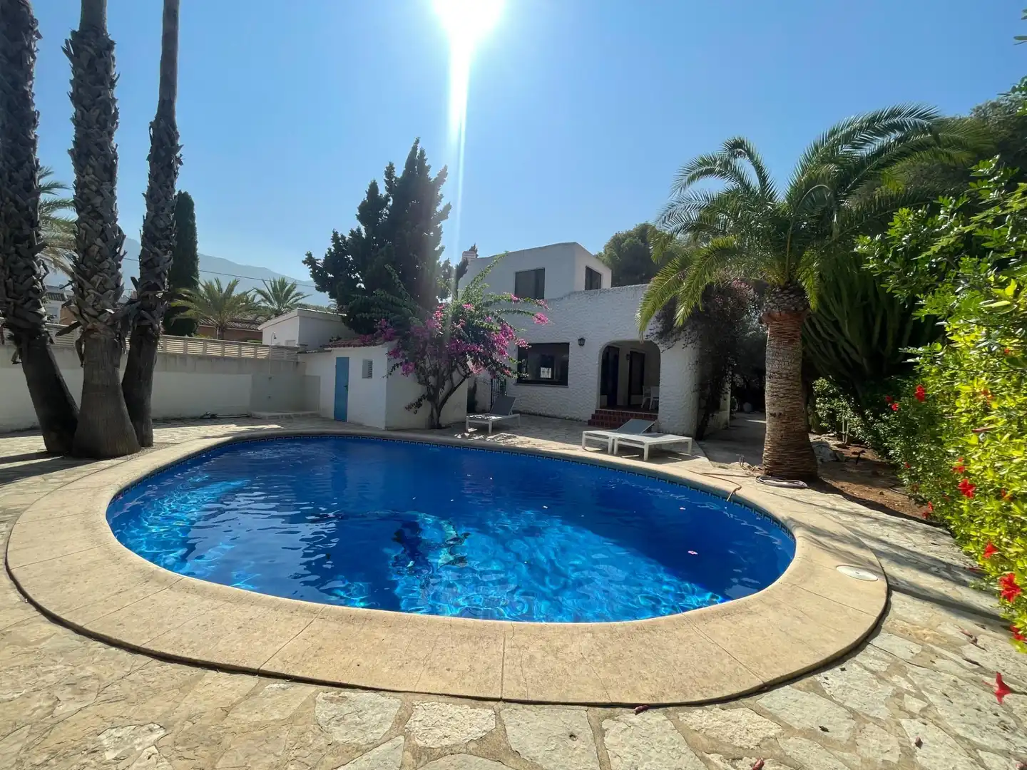 Schwimmbecken von Haus oder Chalet zur Miete in Dénia mit Klimaanlage, Heizung und Privatgarten