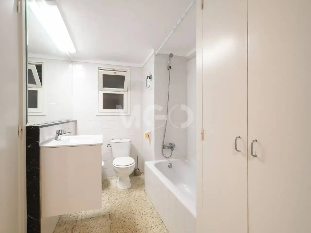 Bathroom of Flat for sale in Vic  with Heating, Furnished and Balcony