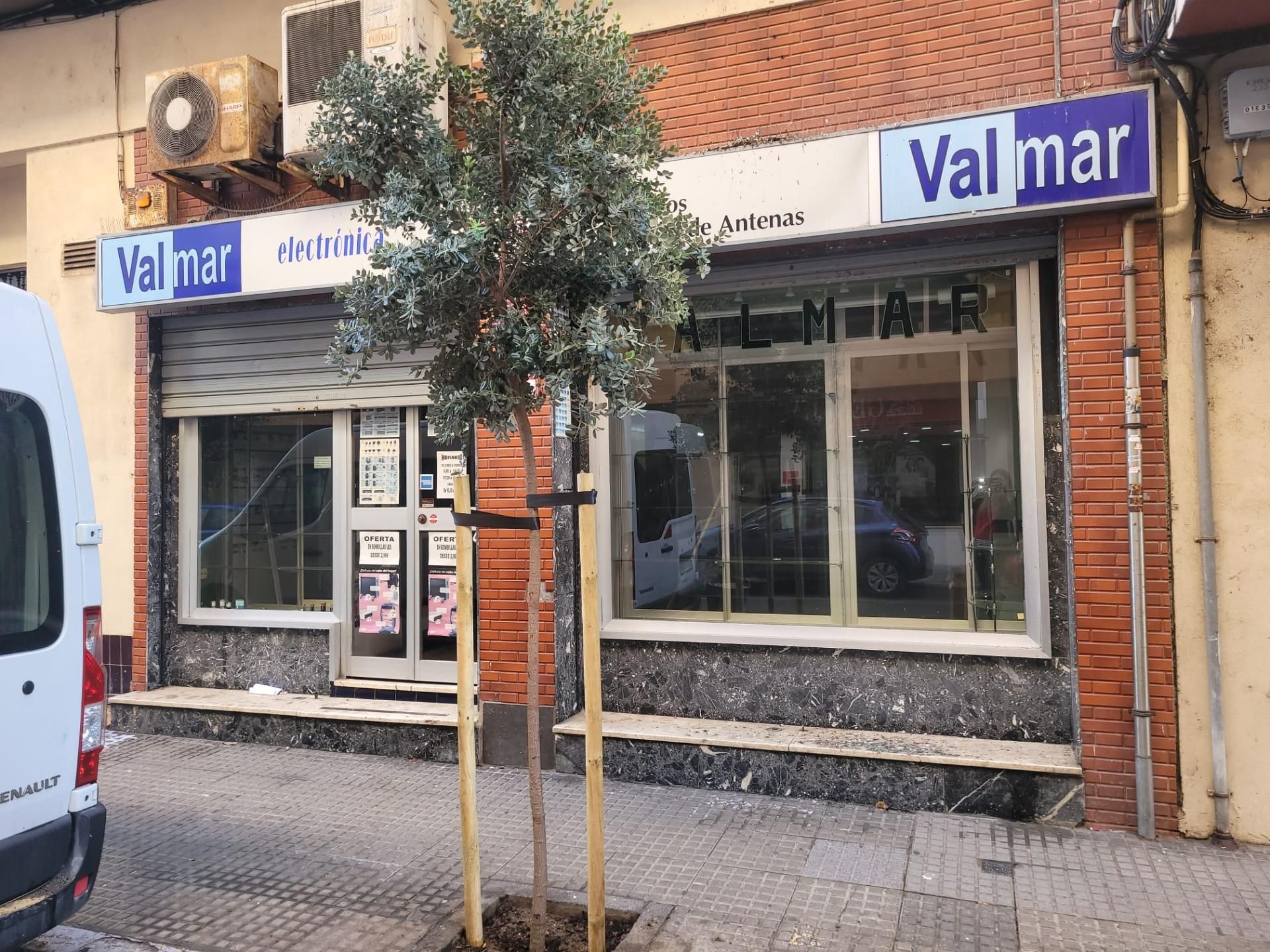 Premises for sale in  Cádiz Capital  with Air Conditioner