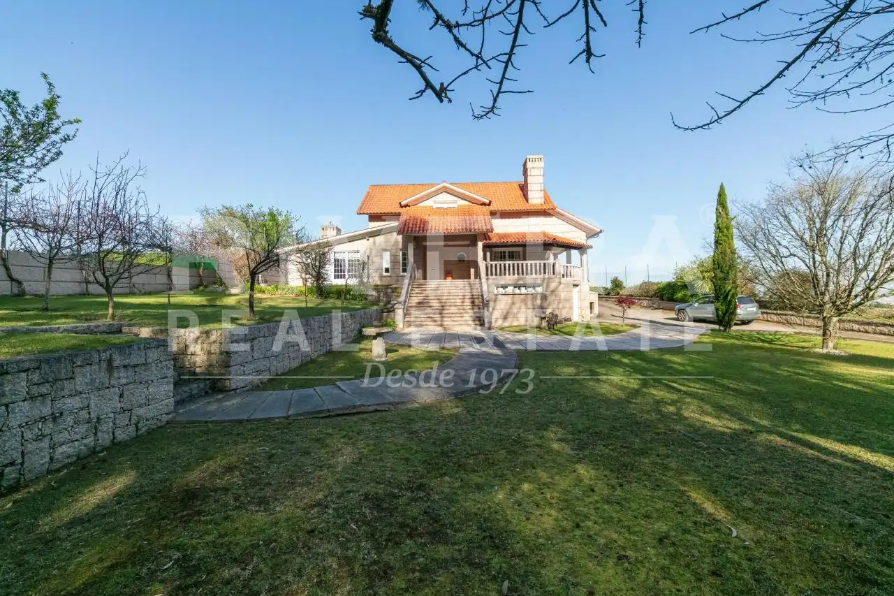 Jardín de Casa o chalet en venta en Cangas  con Calefacción, Jardín privado y Amueblado